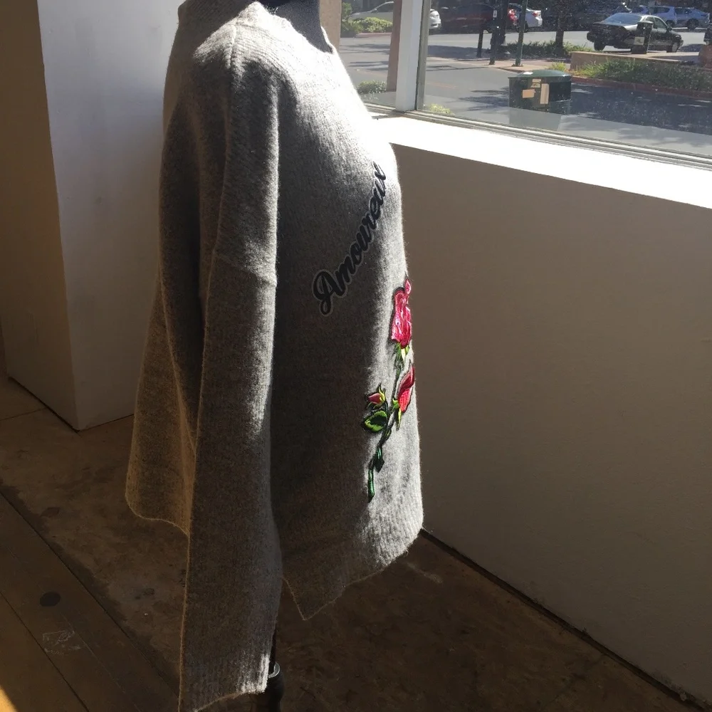 Grey decorative patchwork oversized sweater - Picture 2 of 6